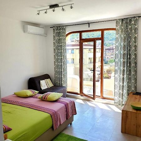 Obzor Tatyana Apartaments Natura Экстерьер фото