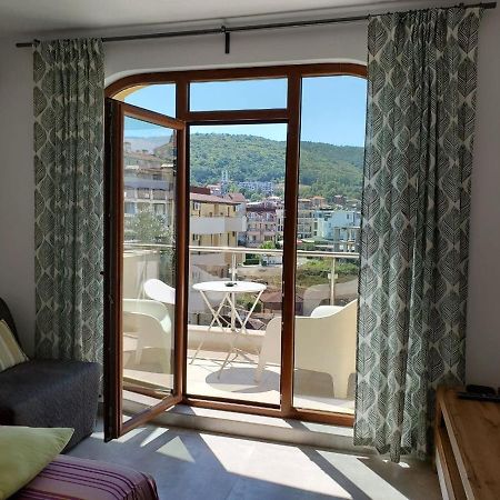 Obzor Tatyana Apartaments Natura Экстерьер фото